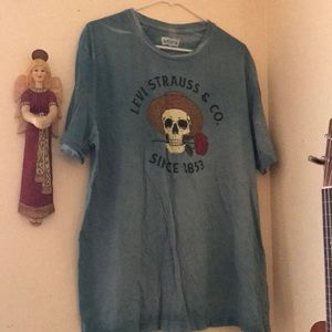 levi’s vintage blue tee